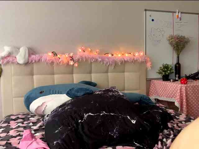 sexycute18 webcam