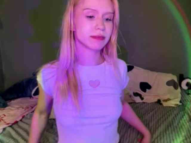 sexycute18 webcam