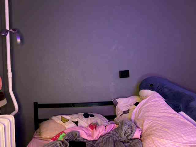 sexycute18 webcam