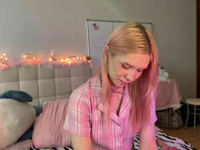 sexycute18 webcam