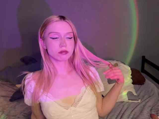sexycute18 webcam