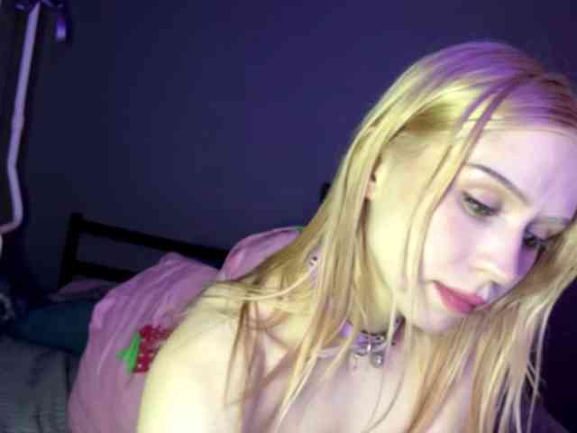 sexycute18 webcam