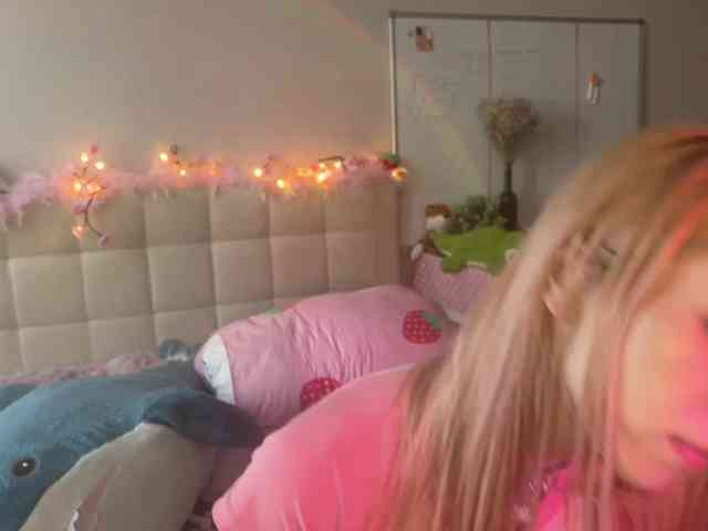 sexycute18 webcam