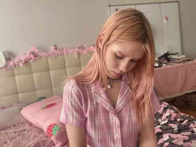 sexycute18 webcam