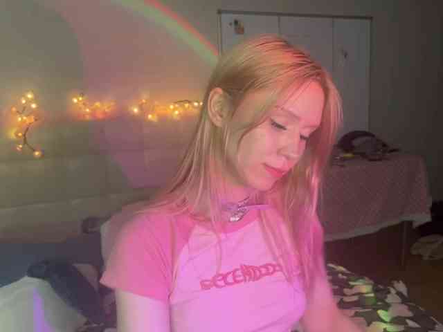 sexycute18 webcam