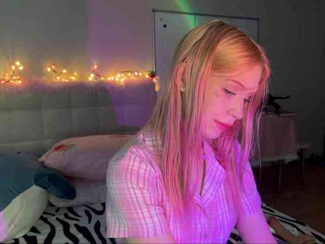 sexycute18 webcam