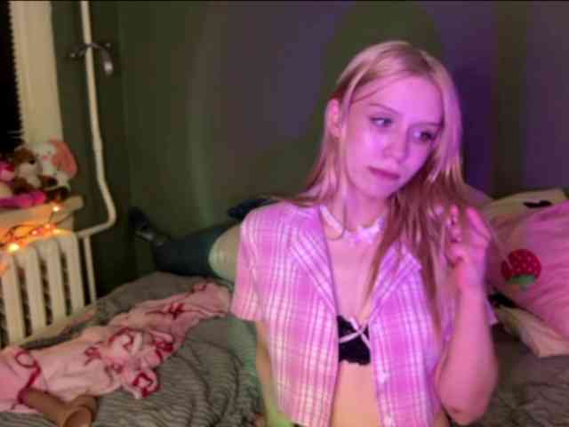 sexycute18 webcam