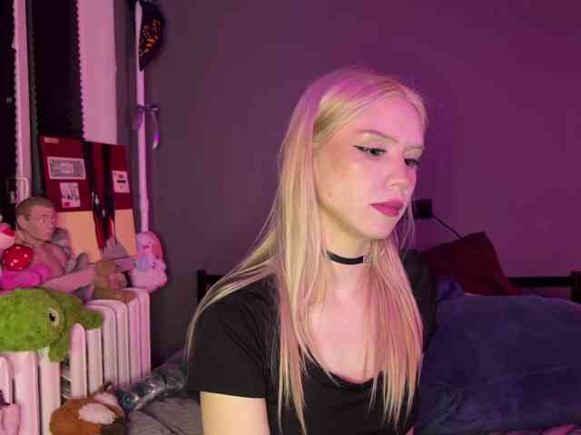 sexycute18 webcam