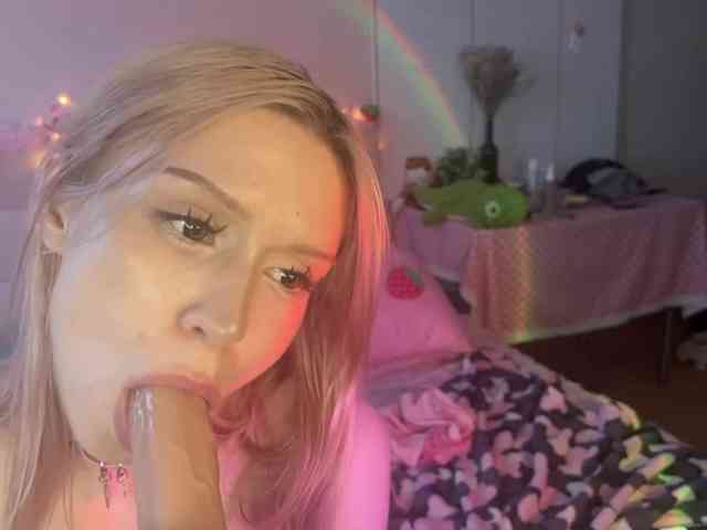 sexycute18 webcam