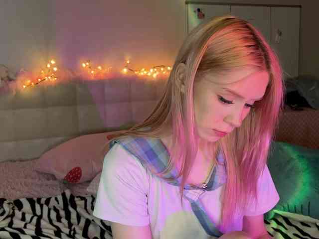 sexycute18 webcam