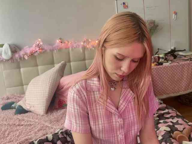 sexycute18 webcam
