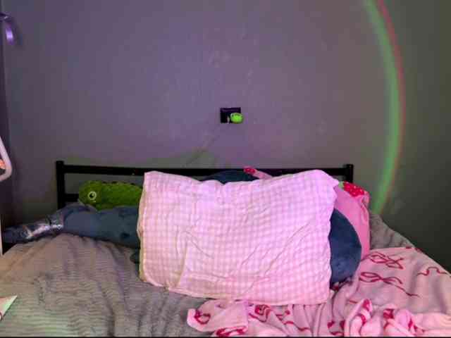 sexycute18 webcam