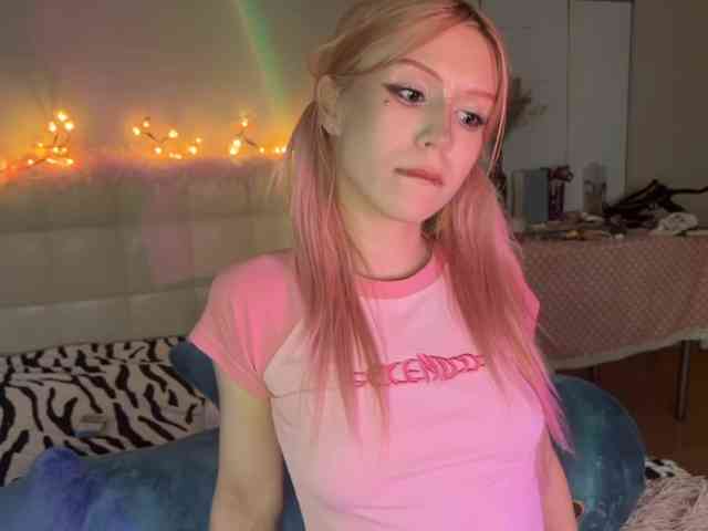 sexycute18 webcam
