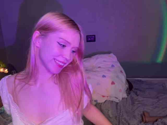 sexycute18 webcam