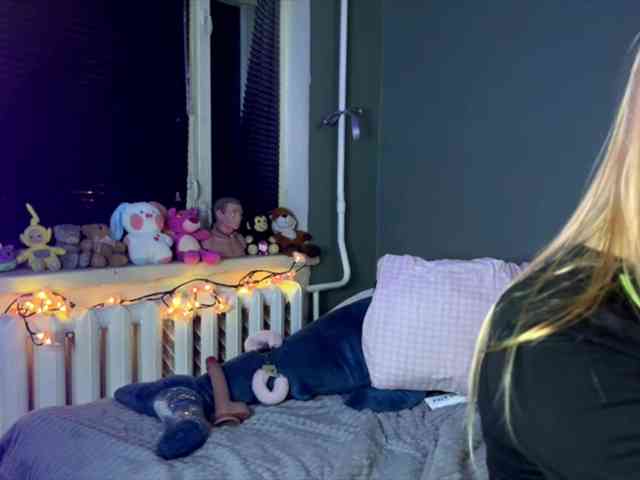 sexycute18 webcam