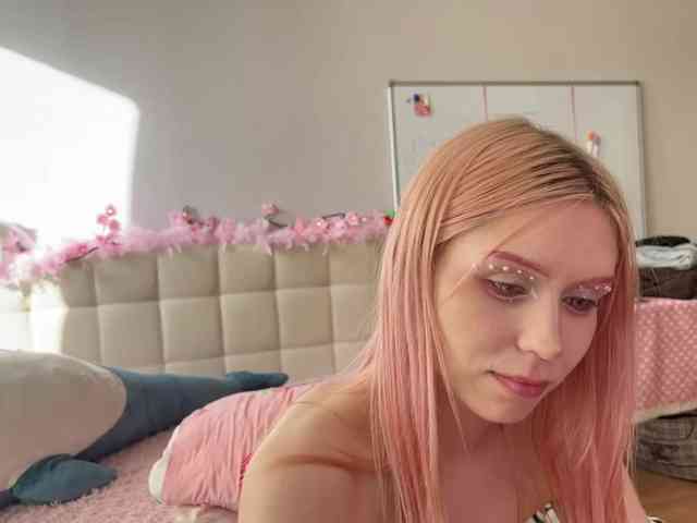 sexycute18 webcam