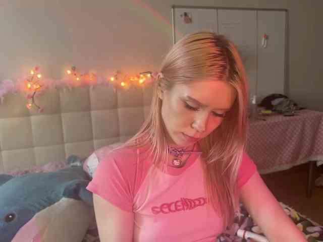 sexycute18 webcam