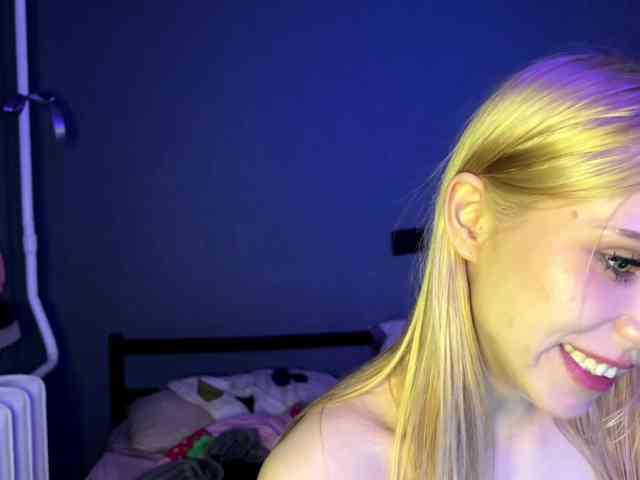 sexycute18 webcam