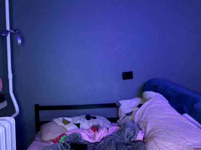 sexycute18 webcam