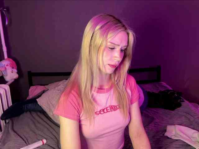 sexycute18 webcam