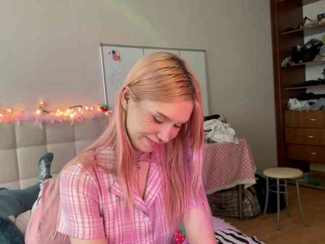 sexycute18 webcam