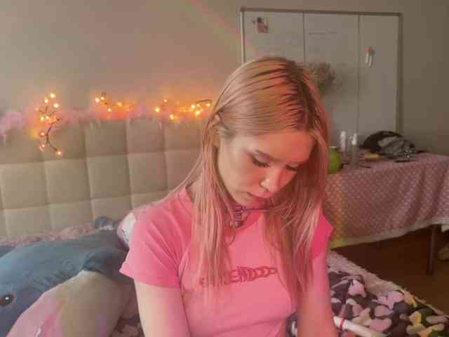 sexycute18 webcam
