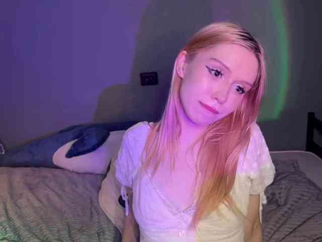sexycute18 webcam