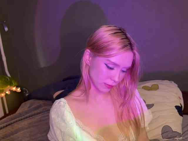 sexycute18 webcam