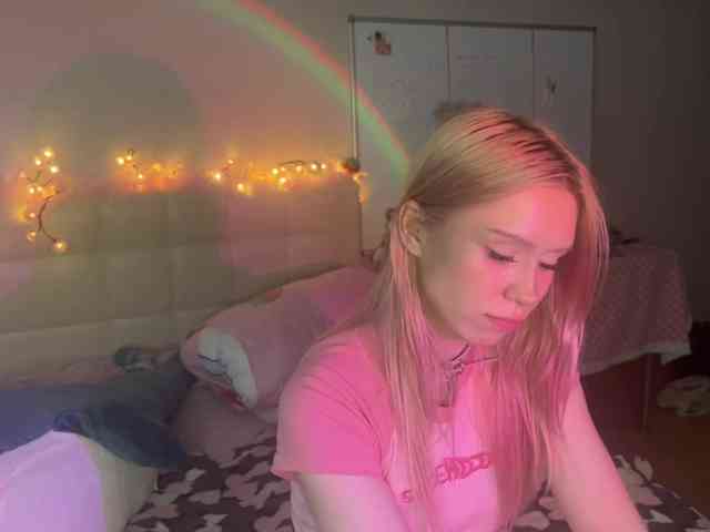 sexycute18 webcam