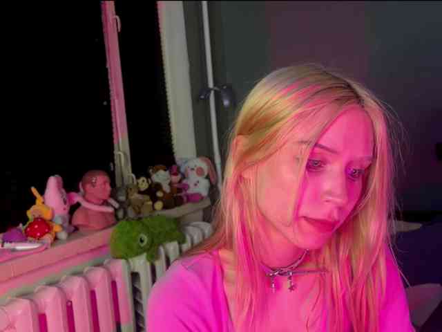 sexycute18 webcam