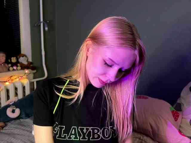 sexycute18 webcam