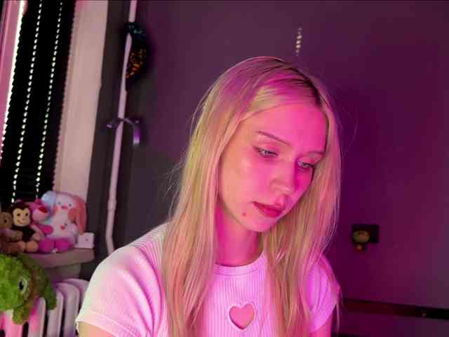 sexycute18 webcam