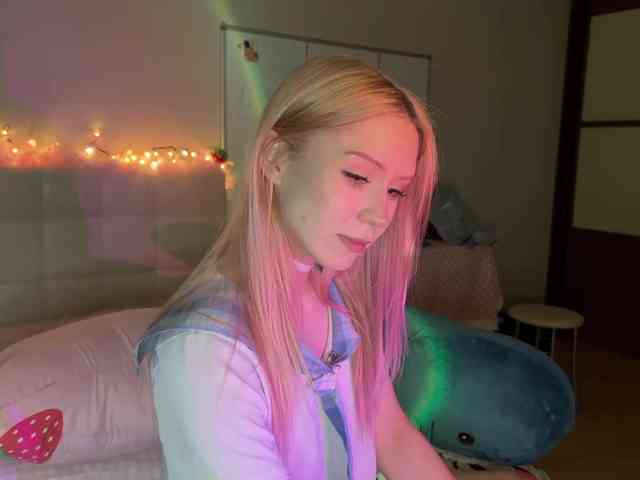 sexycute18 webcam