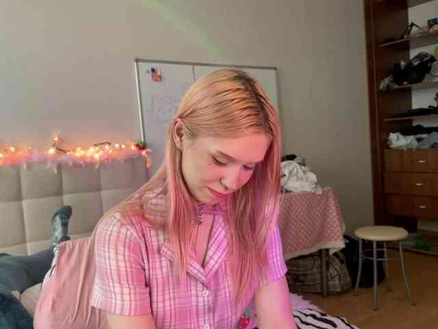 sexycute18 webcam