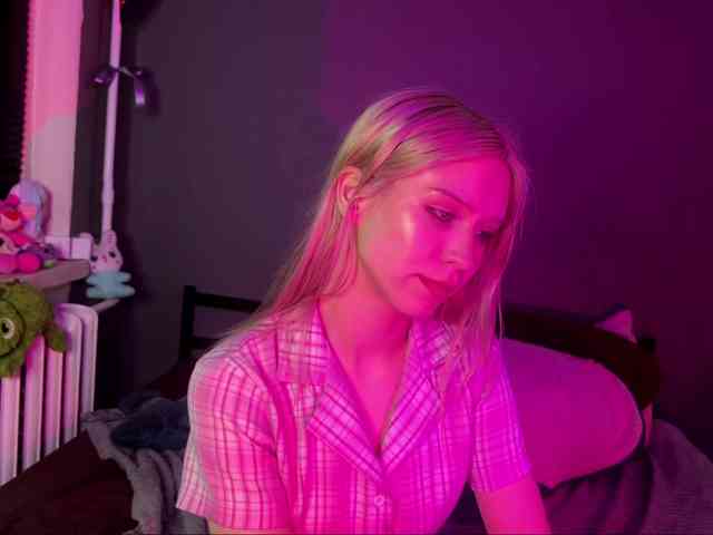 sexycute18 webcam