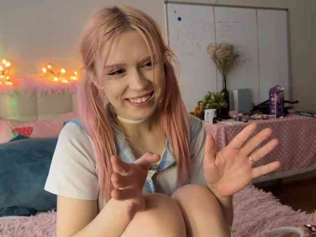sexycute18 webcam