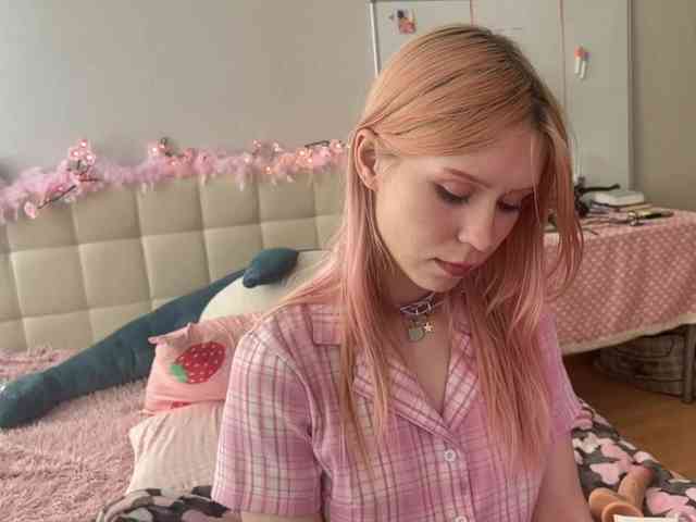 sexycute18 webcam
