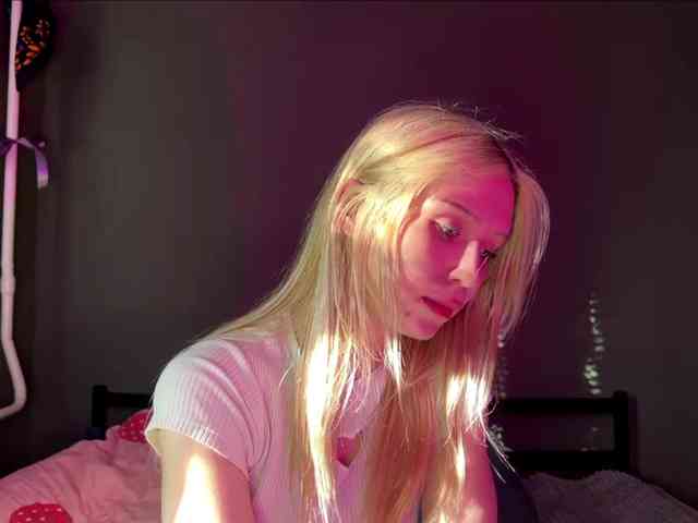sexycute18 webcam