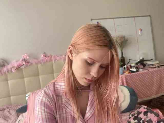 sexycute18 webcam