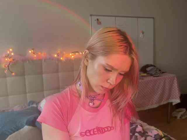sexycute18 webcam