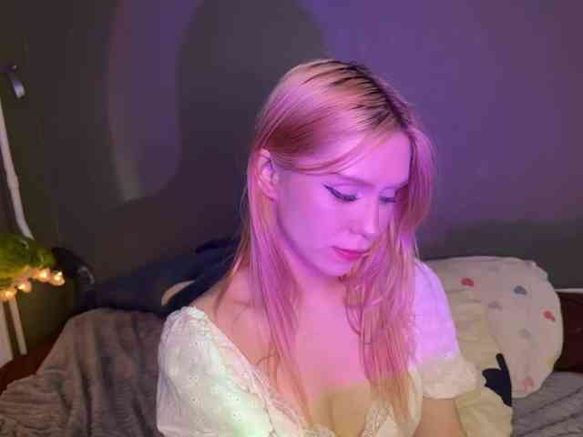 sexycute18 webcam