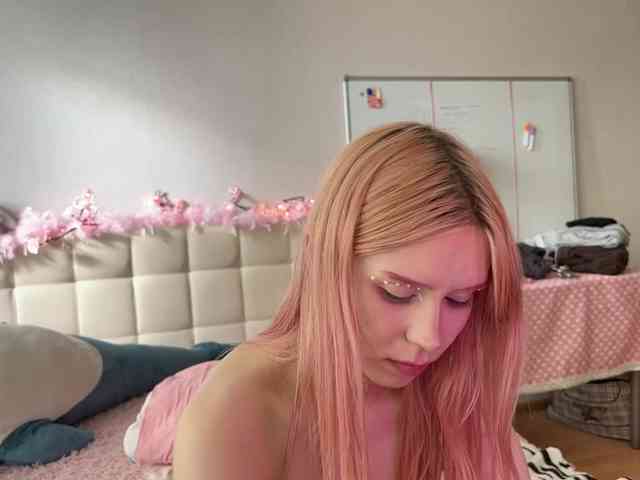sexycute18 webcam