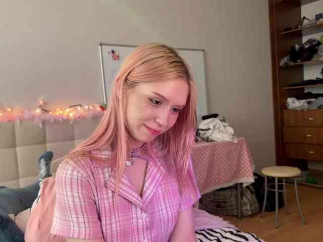 sexycute18 webcam