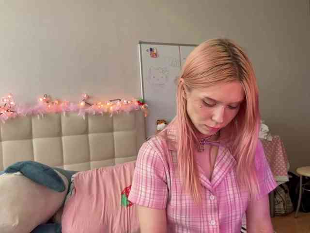 sexycute18 webcam