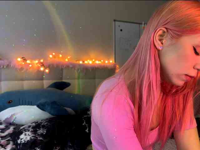 sexycute18 webcam