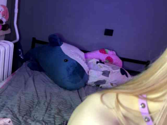 sexycute18 webcam
