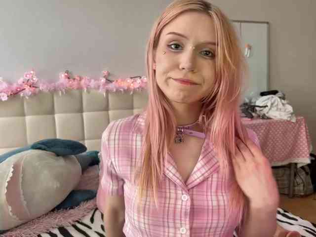 sexycute18 webcam