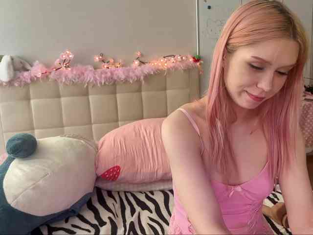 sexycute18 webcam