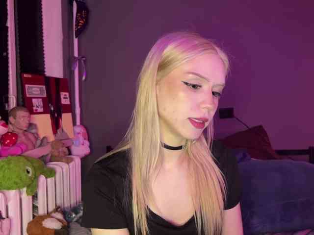 sexycute18 webcam