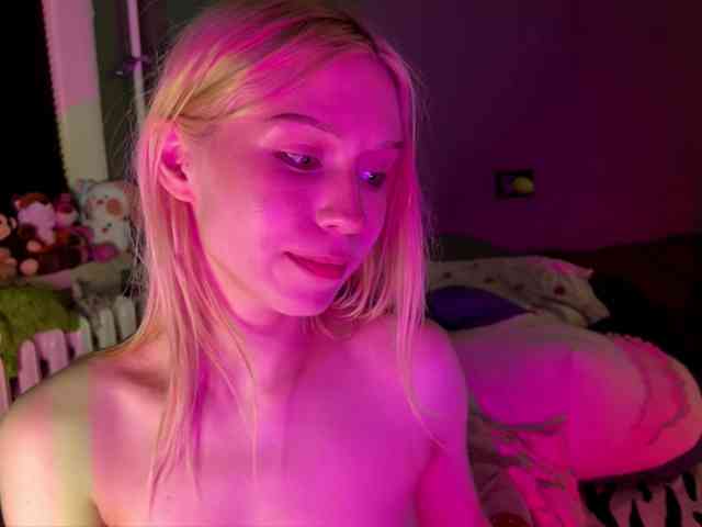 sexycute18 webcam